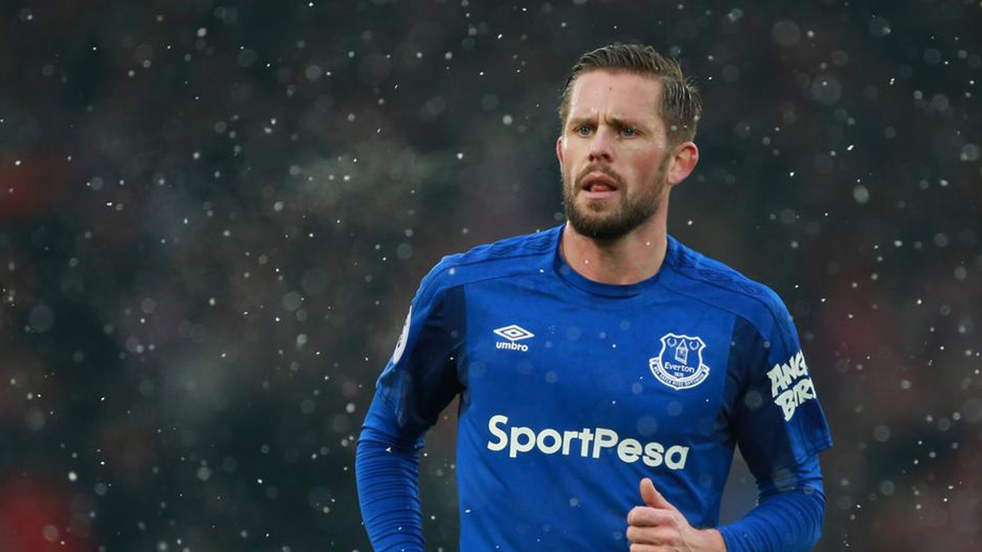 体育新闻中心发布体育记者数字工具包，体育记者连续拍下的一组照片